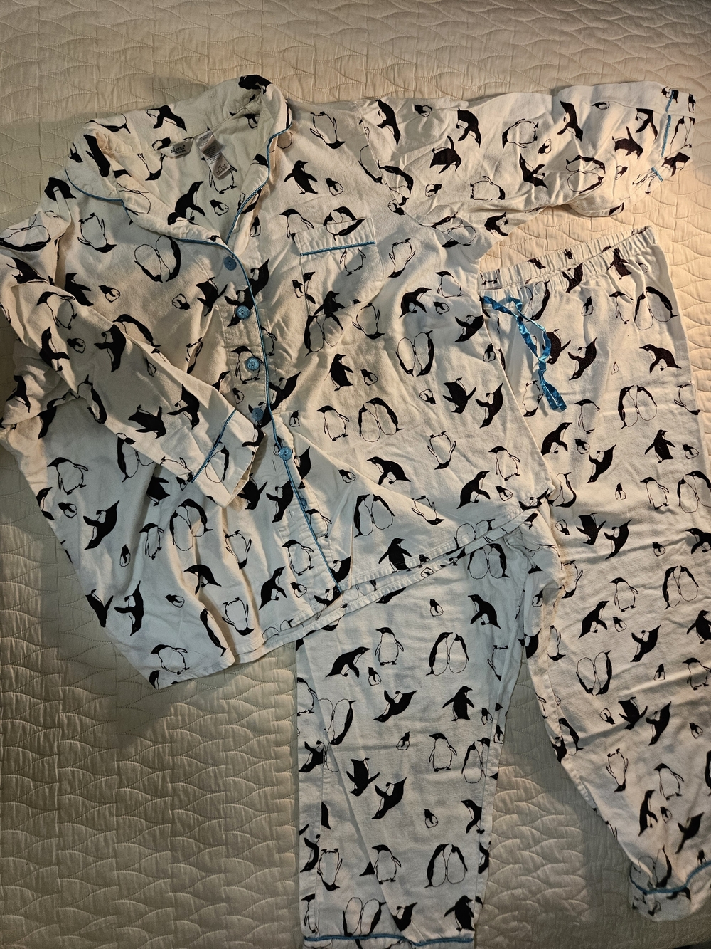 Adonna White Pajama Set with Black Penguin Print